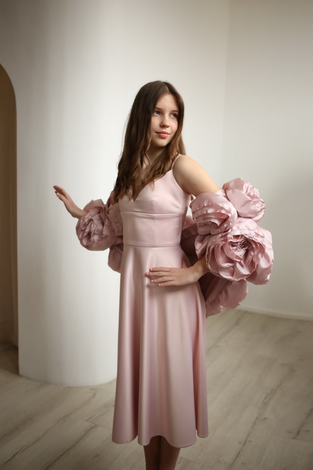 #482_matusenko_dress_girl_white
