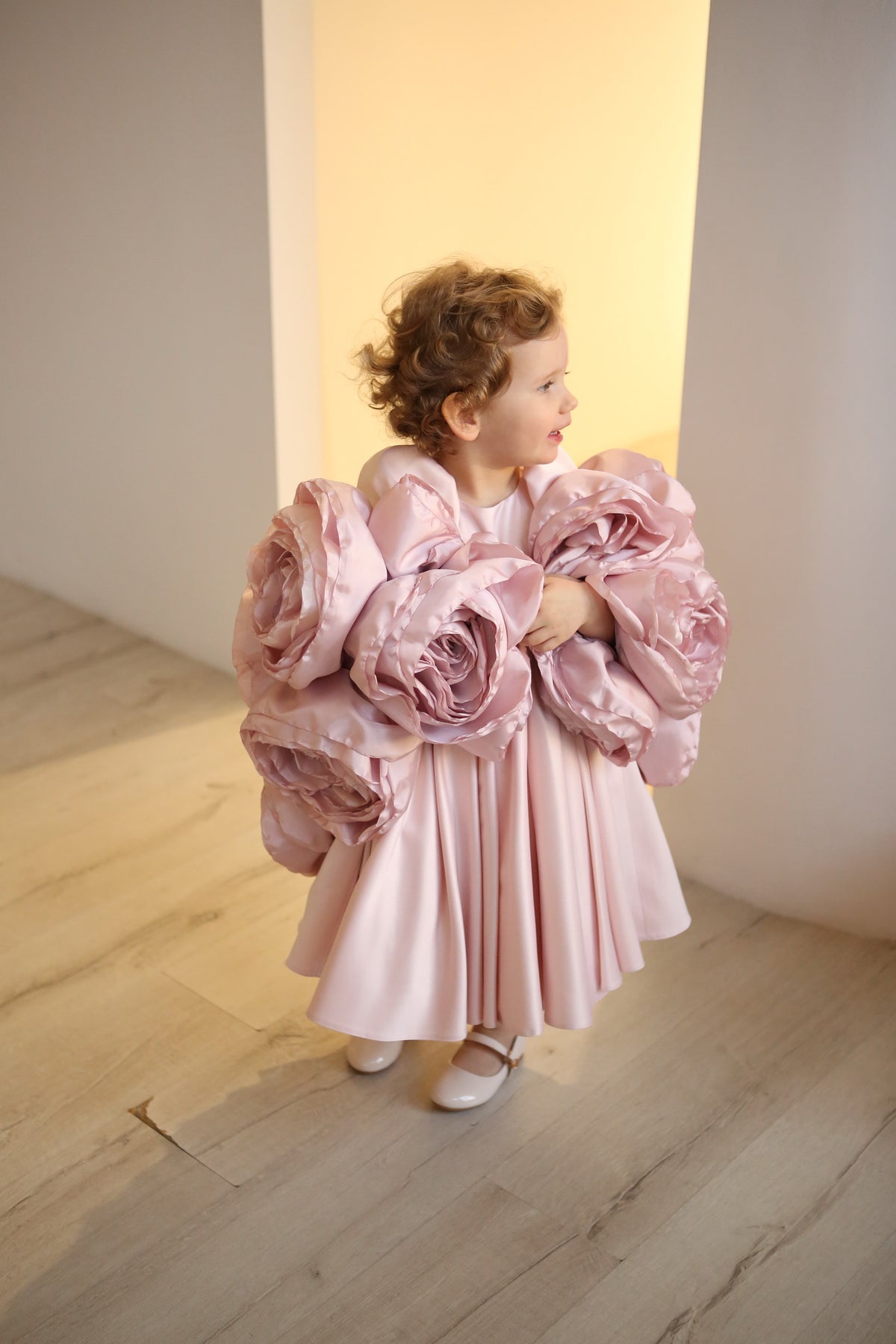 #482_matusenko_dress_girl_white