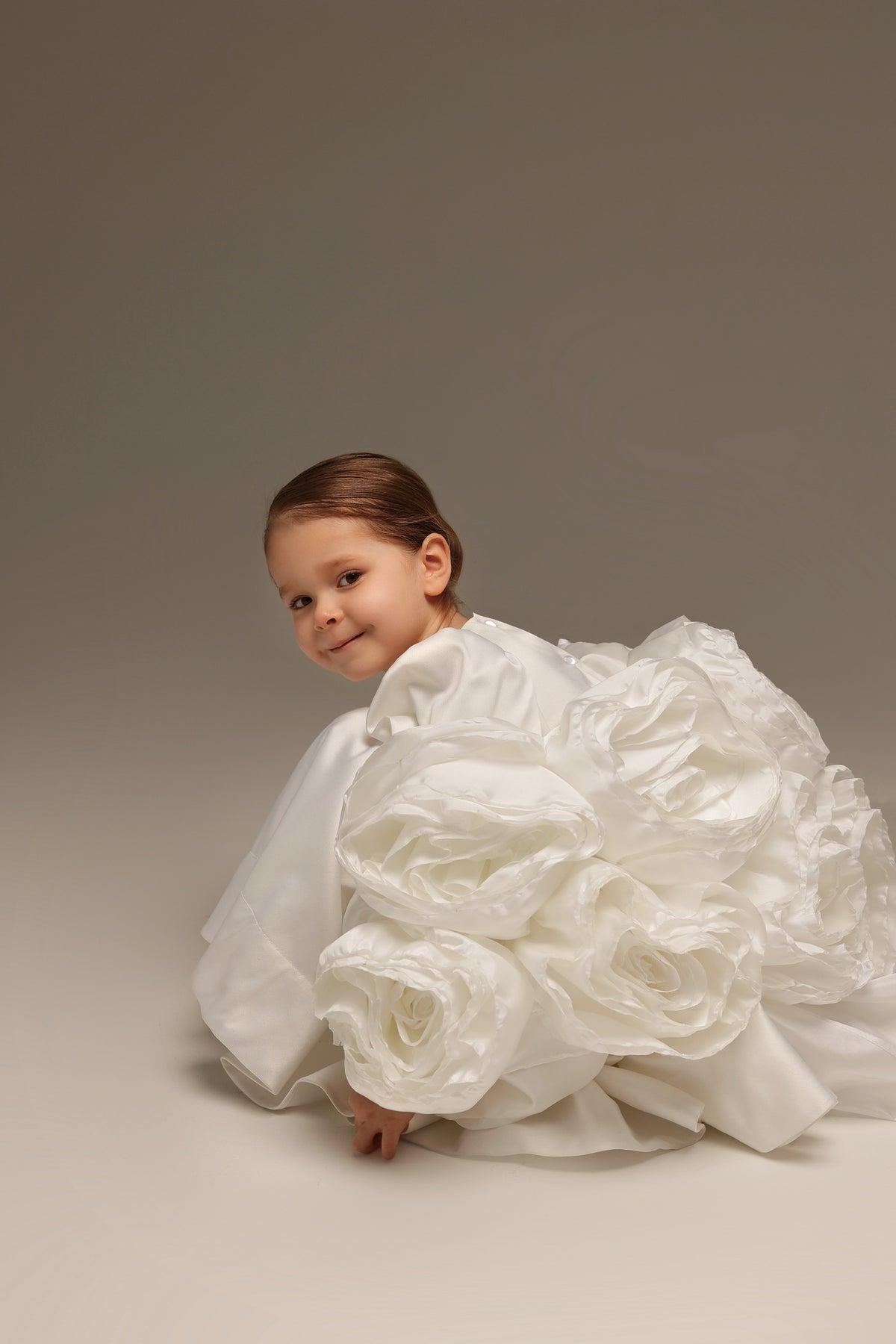 #482_matusenko_dress_girl_white