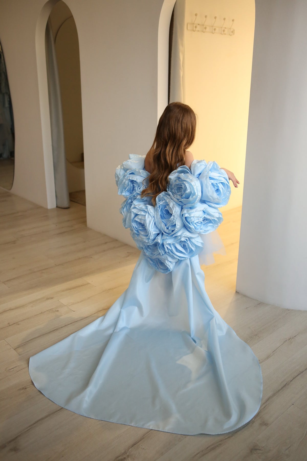 #482_matusenko_dress_girl_white